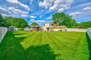 13491 Fairlawn Ct, Apple Valley, MN 55124 - Photo 2