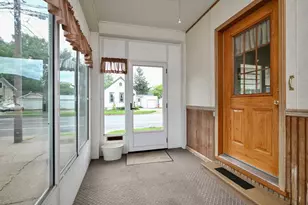 368 W Sarnia St, Winona, MN 55987 - Photo 2