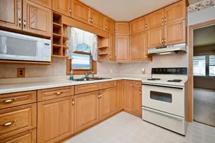 368 W Sarnia St, Winona, MN 55987 - Photo 6