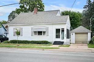 368 W Sarnia St, Winona, MN 55987 - Photo 1