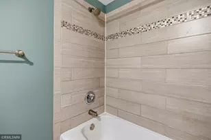 10157 Irwin Rd, Bloomington, MN 55437 - Photo 18
