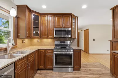 10157 Irwin Road, Bloomington, MN 55437 - Photo 8