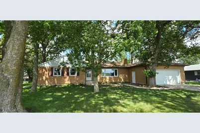 1713 S Shore Drive, Albert Lea, MN 56007 - Photo 1