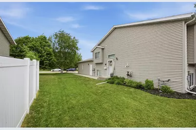 611 36th Avenue S, Moorhead, MN 56560 - Photo 2
