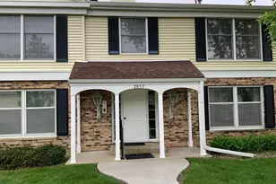 2053 Carriage Dr SW, Rochester, MN 55902 - Photo 2