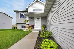 25695 Euclid Ave, Wyoming, MN 55092 - Photo 2