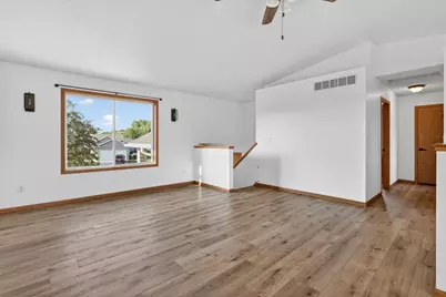 5852 Excalibur Court NW, Rochester, MN 55901 - Photo 4