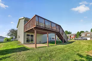 5852 Excalibur Ct NW, Rochester, MN 55901 - Photo 2