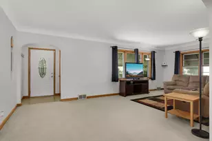 1975 Fremont Ave E, Saint Paul, MN 55119 - Photo 4