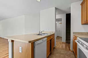 3232 Oak View Dr, Woodbury, MN 55129 - Photo 12