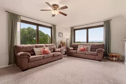 713 S 2nd Street, La Crescent, MN 55947 - Photo 8