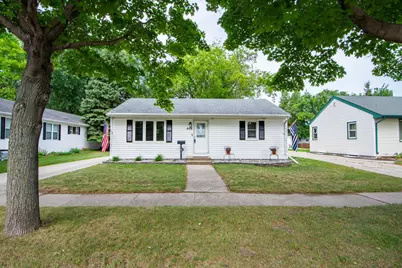 805 13th Street N, Moorhead, MN 56560 - Photo 2
