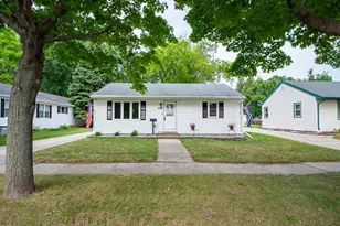 805 13th St N, Moorhead, MN 56560 - Photo 2