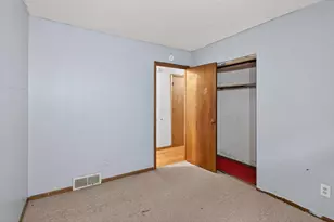 2046 Reaney Ave E, Saint Paul, MN 55119 - Photo 10