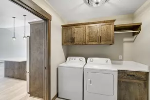 230 S Chestnut St, Ellsworth, WI 54011 - Photo 4