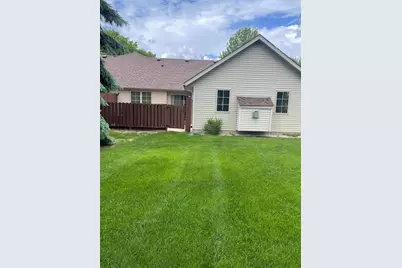 8541 Inverness Lane N, Brooklyn Park, MN 55443 - Photo 2