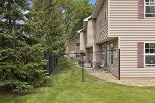 2078 Shryer Ct E, North Saint Paul, MN 55109 - Photo 10