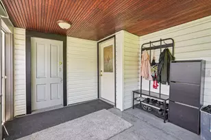 302 Wyoming St E, Saint Paul, MN 55107 - Photo 22