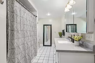 302 Wyoming St E, Saint Paul, MN 55107 - Photo 16
