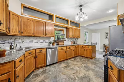 302 Wyoming Street E, Saint Paul, MN 55107 - Photo 12