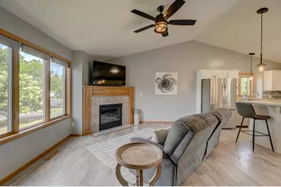 940 Leroy Lane, River Falls, WI 54022 - Photo 4