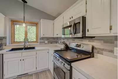 940 Leroy Lane, River Falls, WI 54022 - Photo 12
