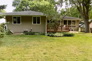 961 11 1/4 Street SW, Rochester, MN 55902 - Photo 2