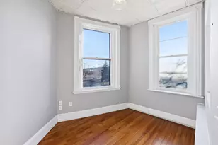 965 7th St W, Saint Paul, MN 55102 - Photo 16