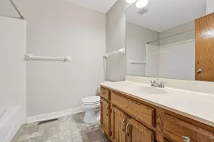 9244 Andrea Dr, Woodbury, MN 55125 - Photo 42