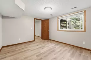 9244 Andrea Dr, Woodbury, MN 55125 - Photo 52