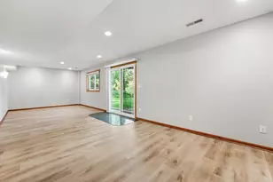 9244 Andrea Dr, Woodbury, MN 55125 - Photo 52