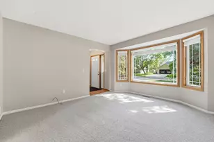 9244 Andrea Dr, Woodbury, MN 55125 - Photo 10