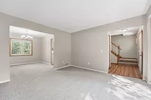9244 Andrea Dr, Woodbury, MN 55125 - Photo 8