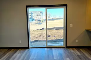1117 8th Ave SE, Waseca, MN 56093 - Photo 6