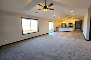 1117 8th Ave SE, Waseca, MN 56093 - Photo 8