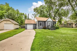 635 E 2nd St, Litchfield, MN 55355 - Photo 1