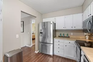 3859 Dolomite Dr, Eagan, MN 55122 - Photo 6