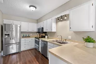 3859 Dolomite Dr, Eagan, MN 55122 - Photo 4