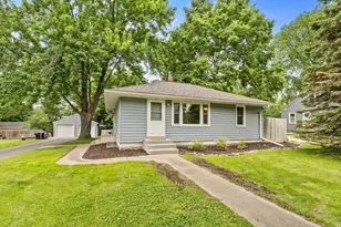 2469 Woodale Dr, Mounds View, MN 55112 - Photo 2
