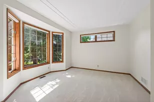 3034 Edgewater Dr, Woodbury, MN 55125 - Photo 10
