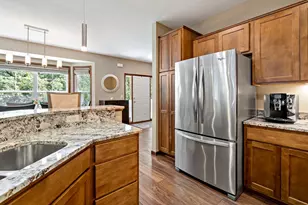 15305 Stonewood Ct, Burnsville, MN 55306 - Photo 12