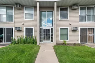 920 6th St S, Hopkins, MN 55343 - Photo 4