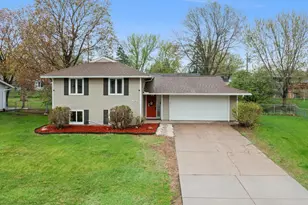1047 Lowell Dr, Apple Valley, MN 55124 - Photo 1