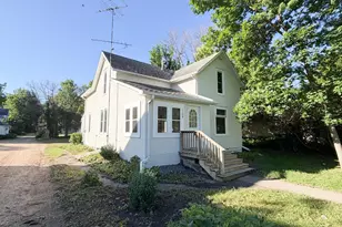 1304 3rd Ave, Worthington, MN 56187 - Photo 1