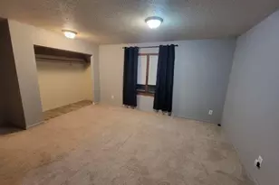 802 Le Hillier St, Mankato, MN 56001 - Photo 2