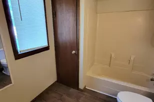 802 Le Hillier St, Mankato, MN 56001 - Photo 10