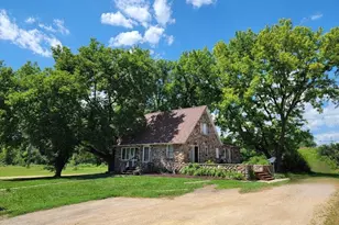 802 Le Hillier St, Mankato, MN 56001 - Photo 1