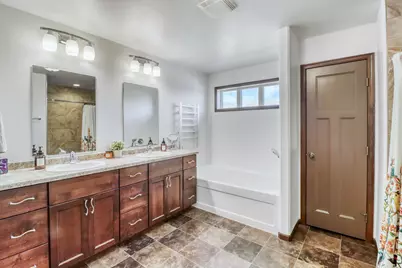 5001 44th Street S, Fargo, ND 58104 - Photo 32