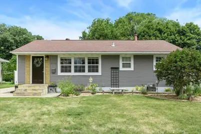 915 11 1/2 Street SW, Rochester, MN 55902 - Photo 1