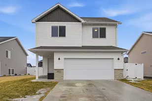 3851 19th St S, Moorhead, MN 56560 - Photo 2